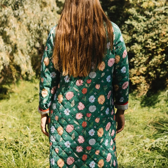 My Little Belleville - THE BEIJING QUILTED COAT-  GREEN FLORAL - Picture 3 of 16